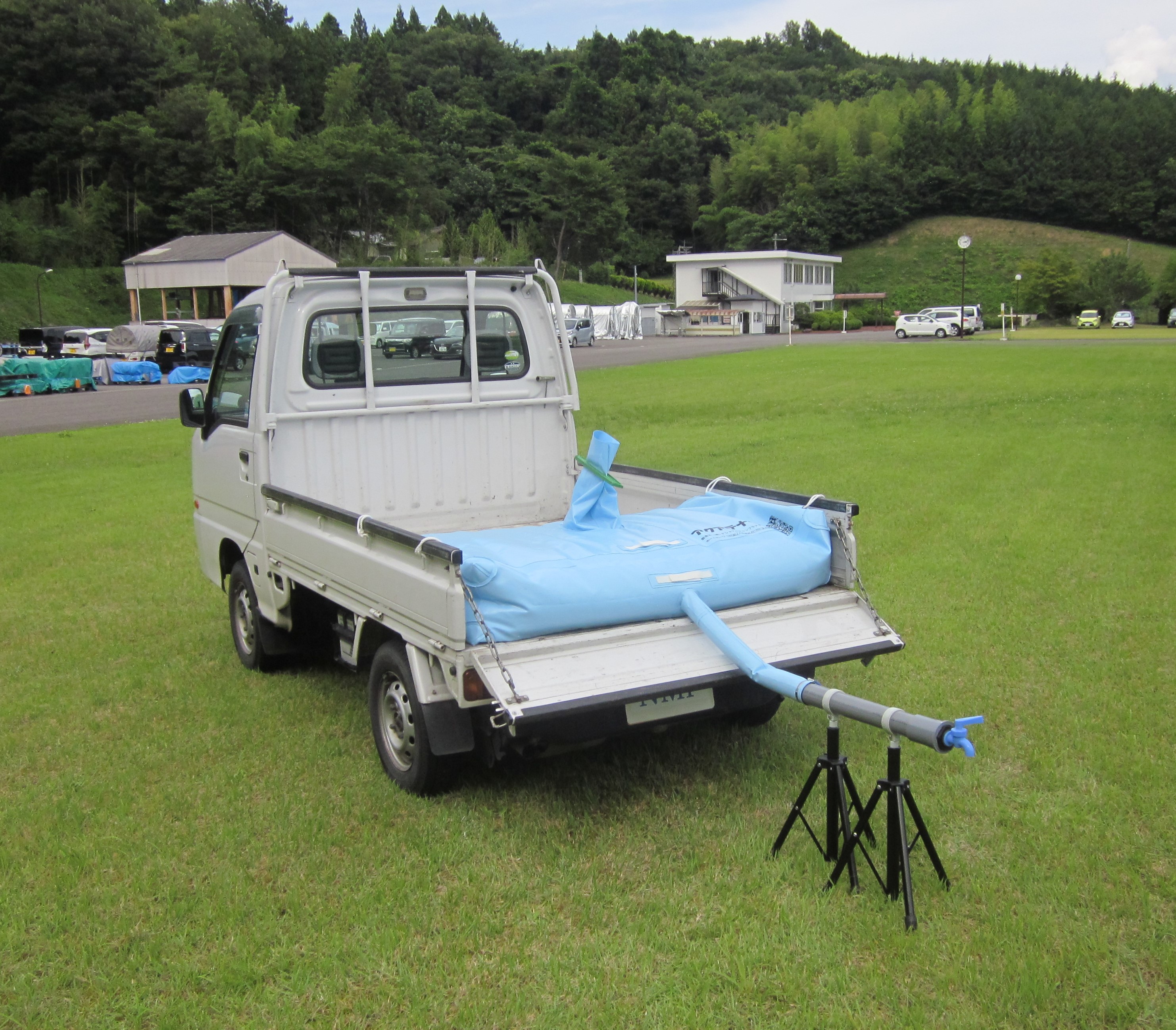 活魚タンク (FRP) 1000×1200 軽トラにピッタリ乗ります。